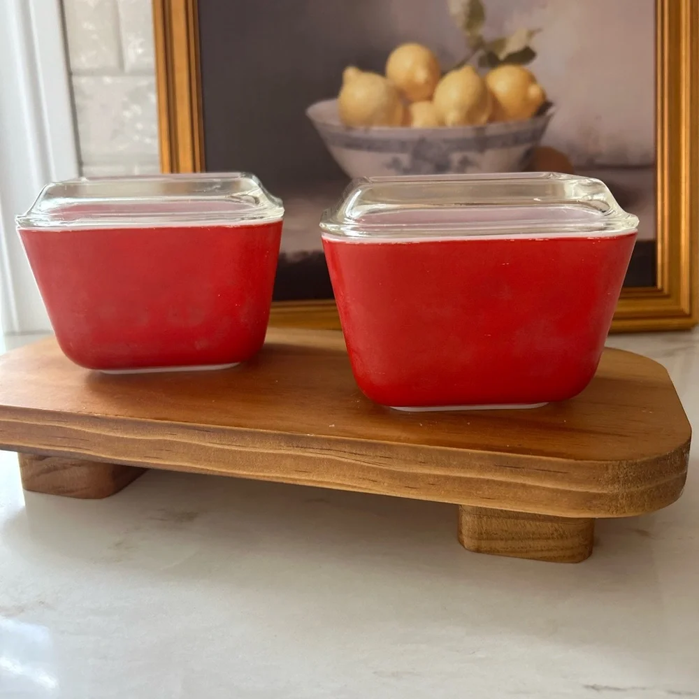 Vintage Pyrex Red Refrigerator Dishes size 501 with Glass Lids – Set of 2